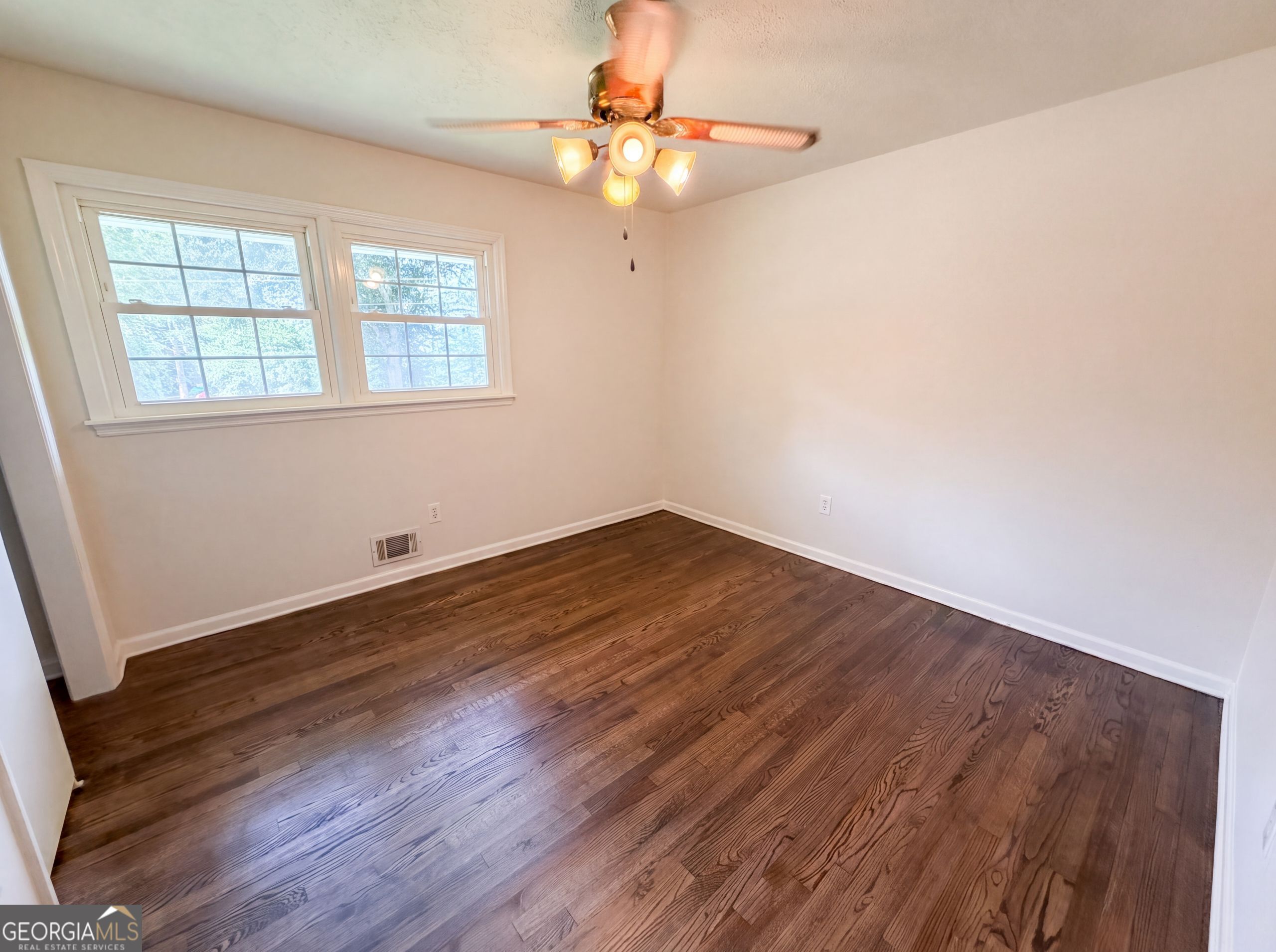 1276 Robin Road Ne Property Photo 4