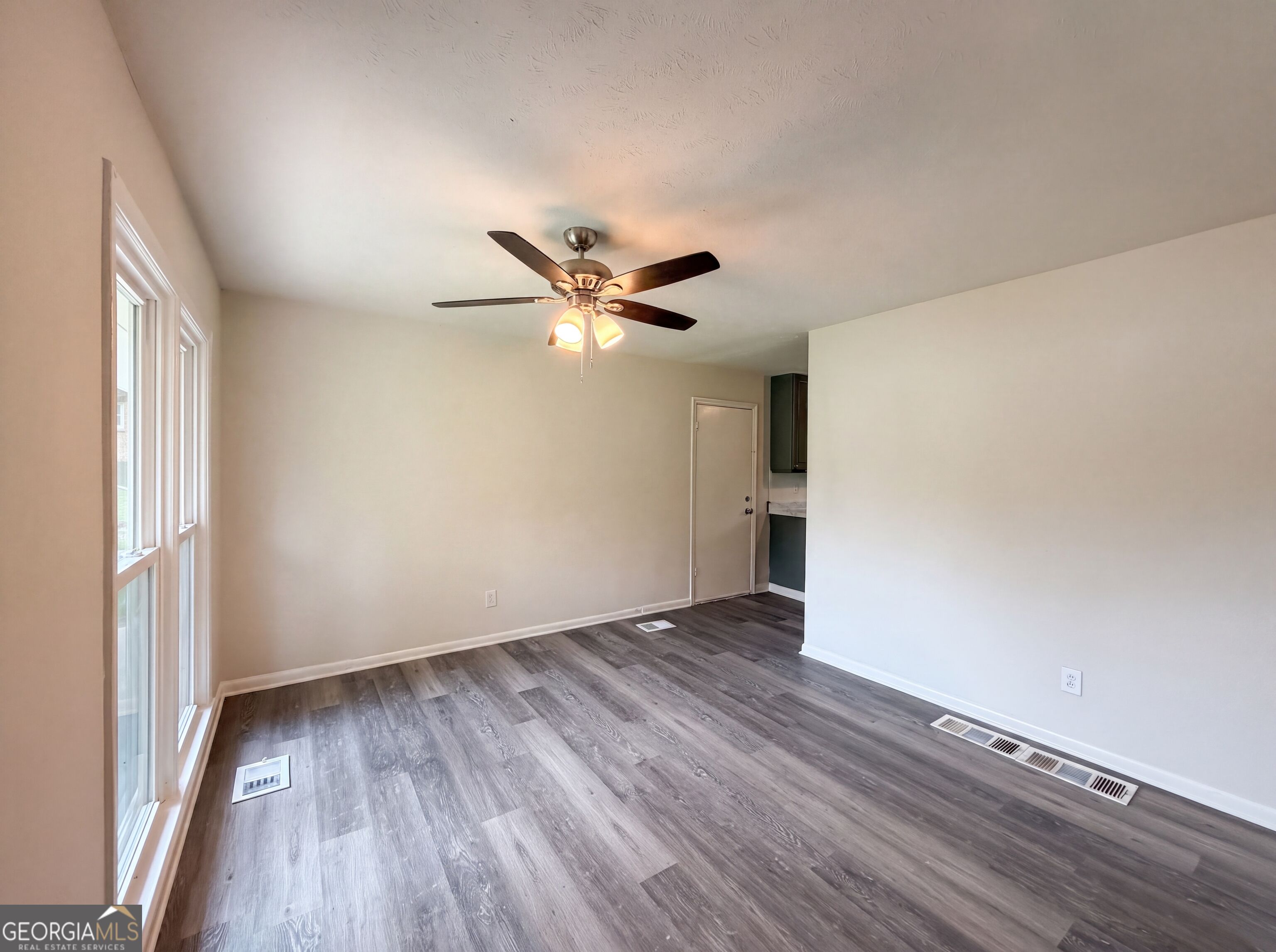 6970 Mary Court Property Photo 6
