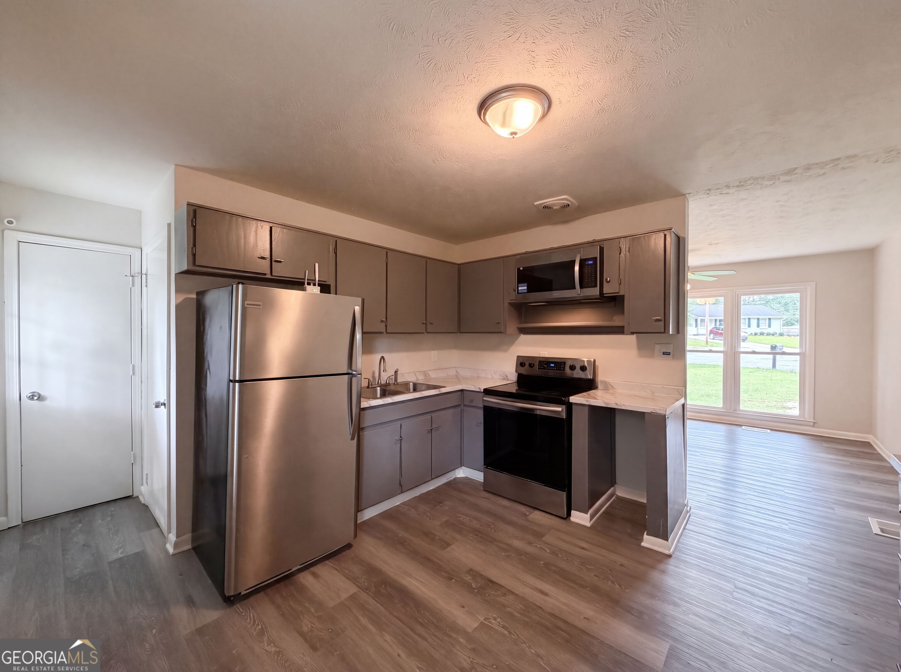 6970 Mary Court Property Photo 8