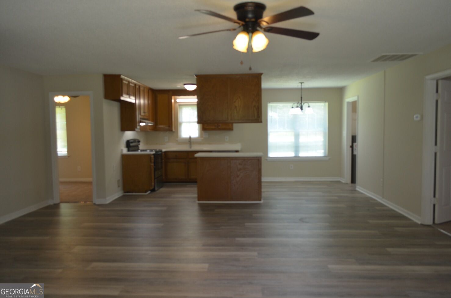 79 N Camp Drive Property Photo 6