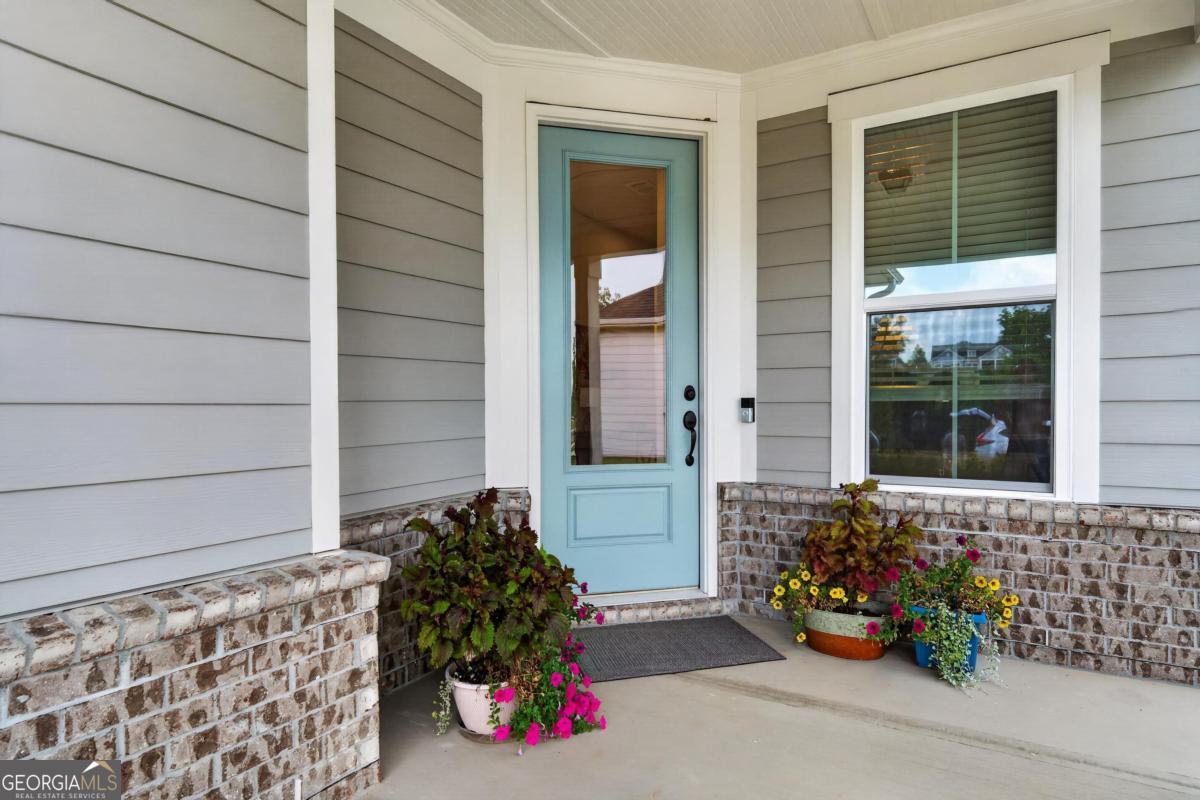1228 Cypress Way Property Photo 3