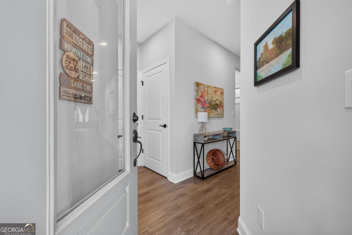 1228 Cypress Way Property Photo 4