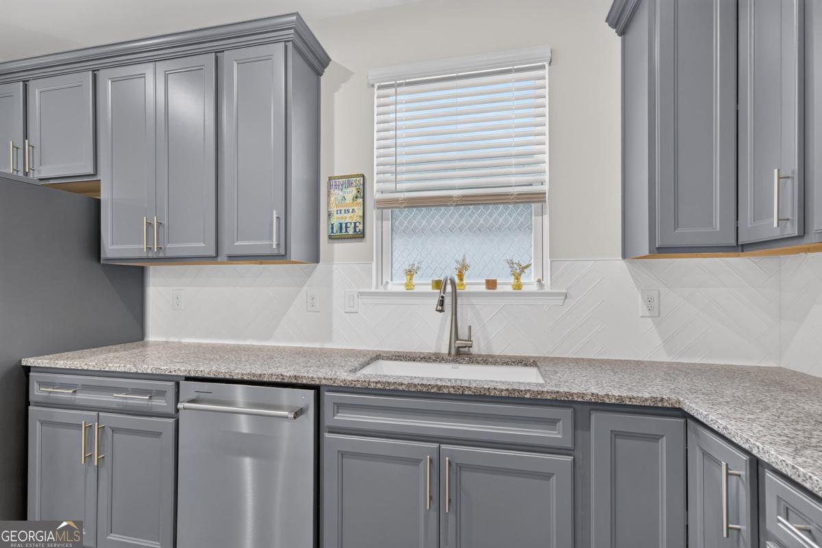 1228 Cypress Way Property Photo 14
