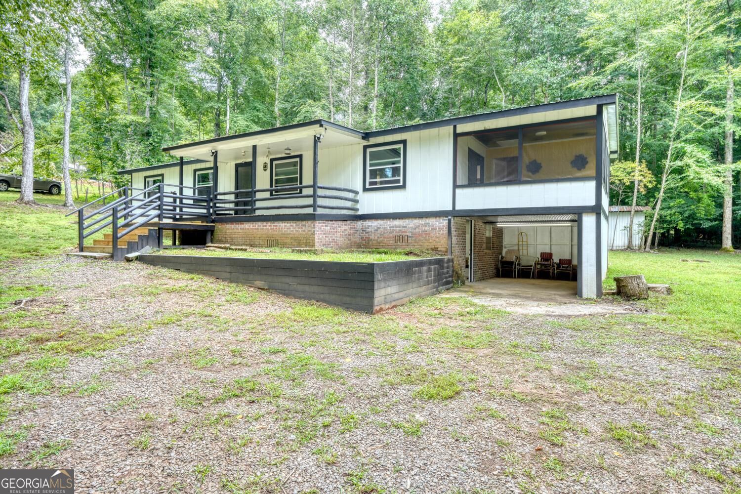 4348 White Oak Drive Property Photo 3