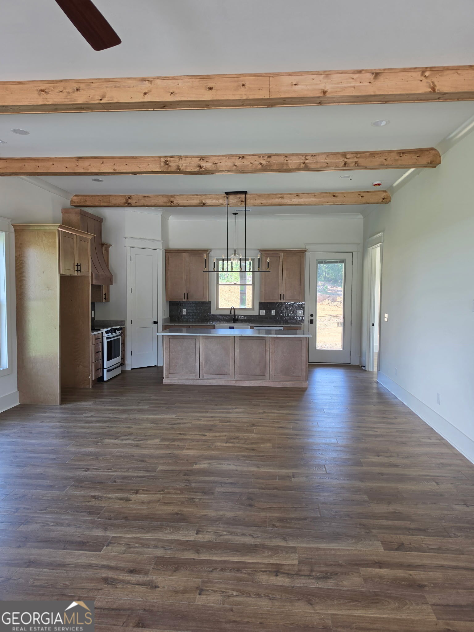 342 Thomas Road Property Photo 2