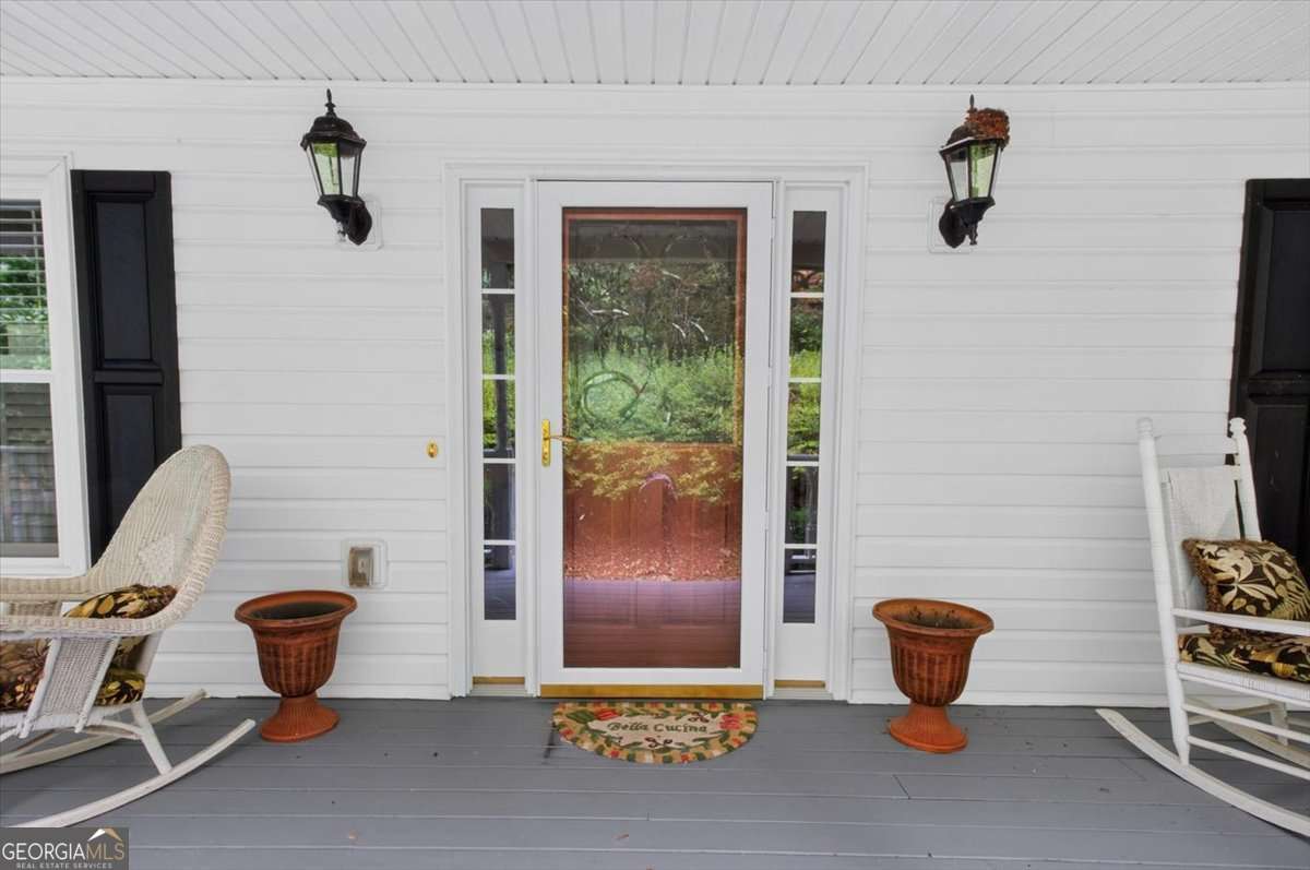 654 Oaklands Drive Property Photo 4