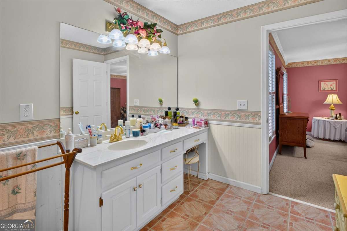 654 Oaklands Drive Property Photo 27