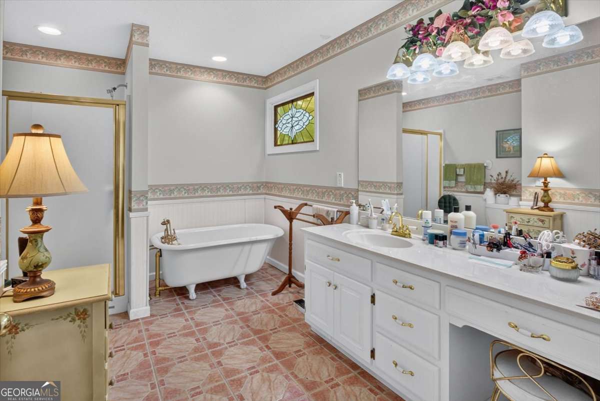 654 Oaklands Drive Property Photo 38
