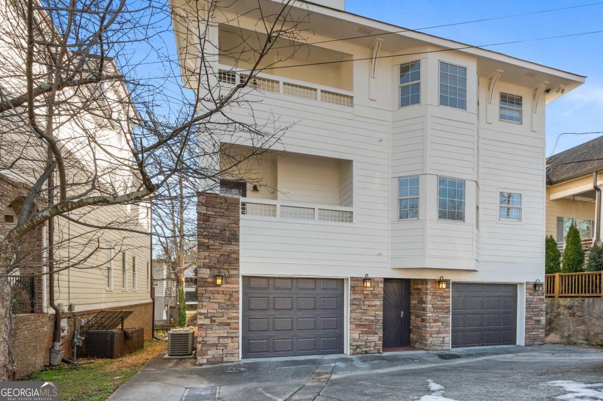 567 Winton Terrace Ne # D Property Photo 1