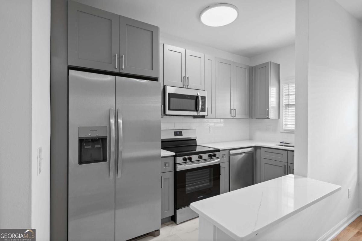 567 Winton Terrace Ne # D Property Photo 6