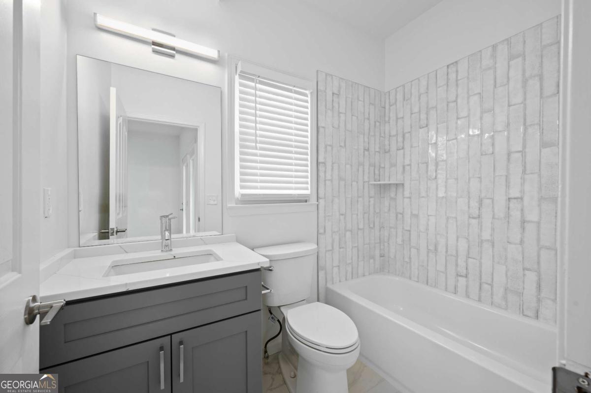 567 Winton Terrace Ne # D Property Photo 11
