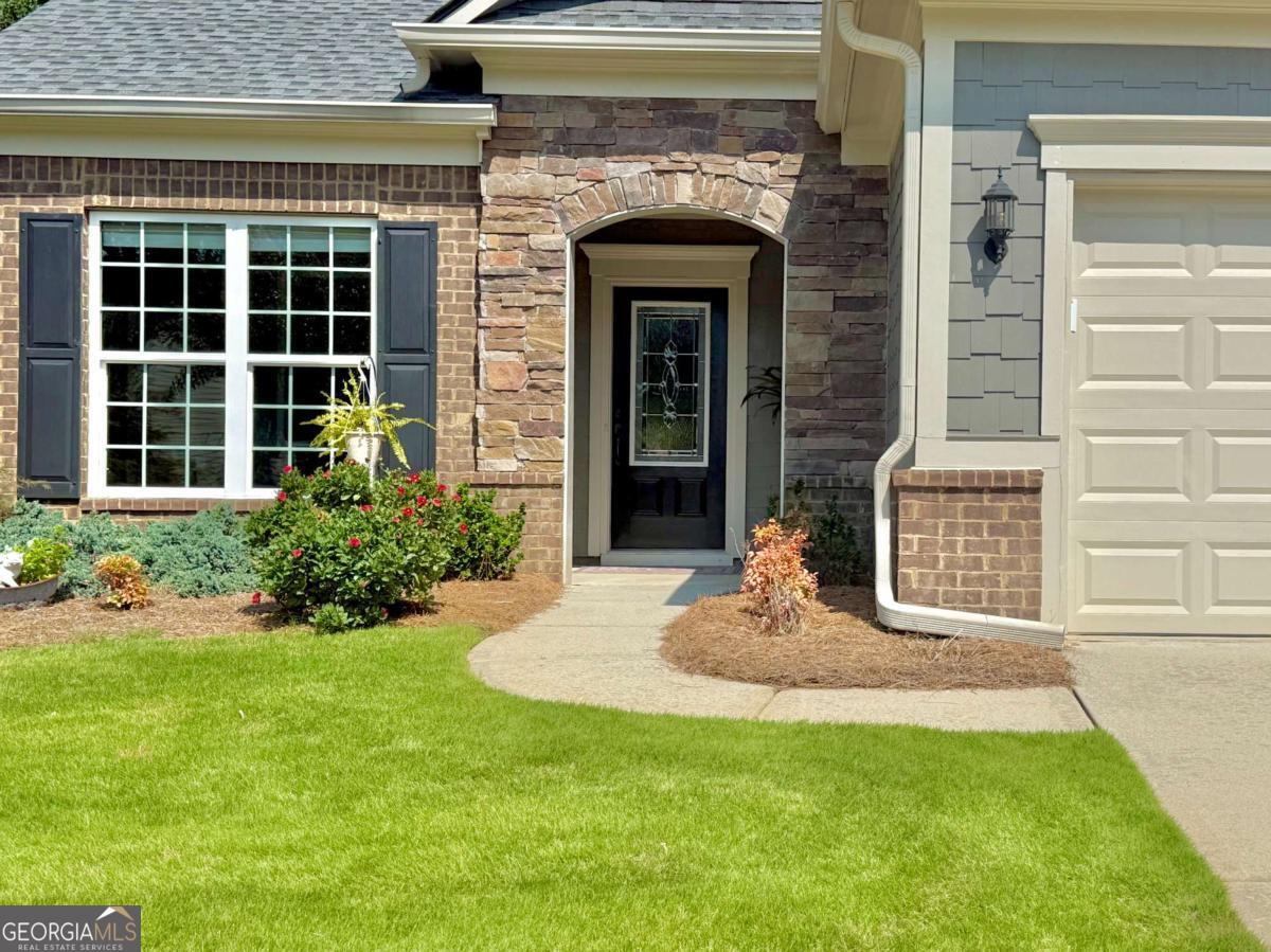 2868 Goldfinch Circle Property Photo 2