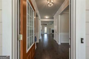 1475 Eastland Road Se Property Photo 3