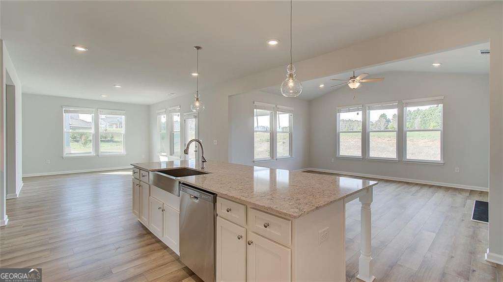 536 Redcrest Drive Property Photo 14