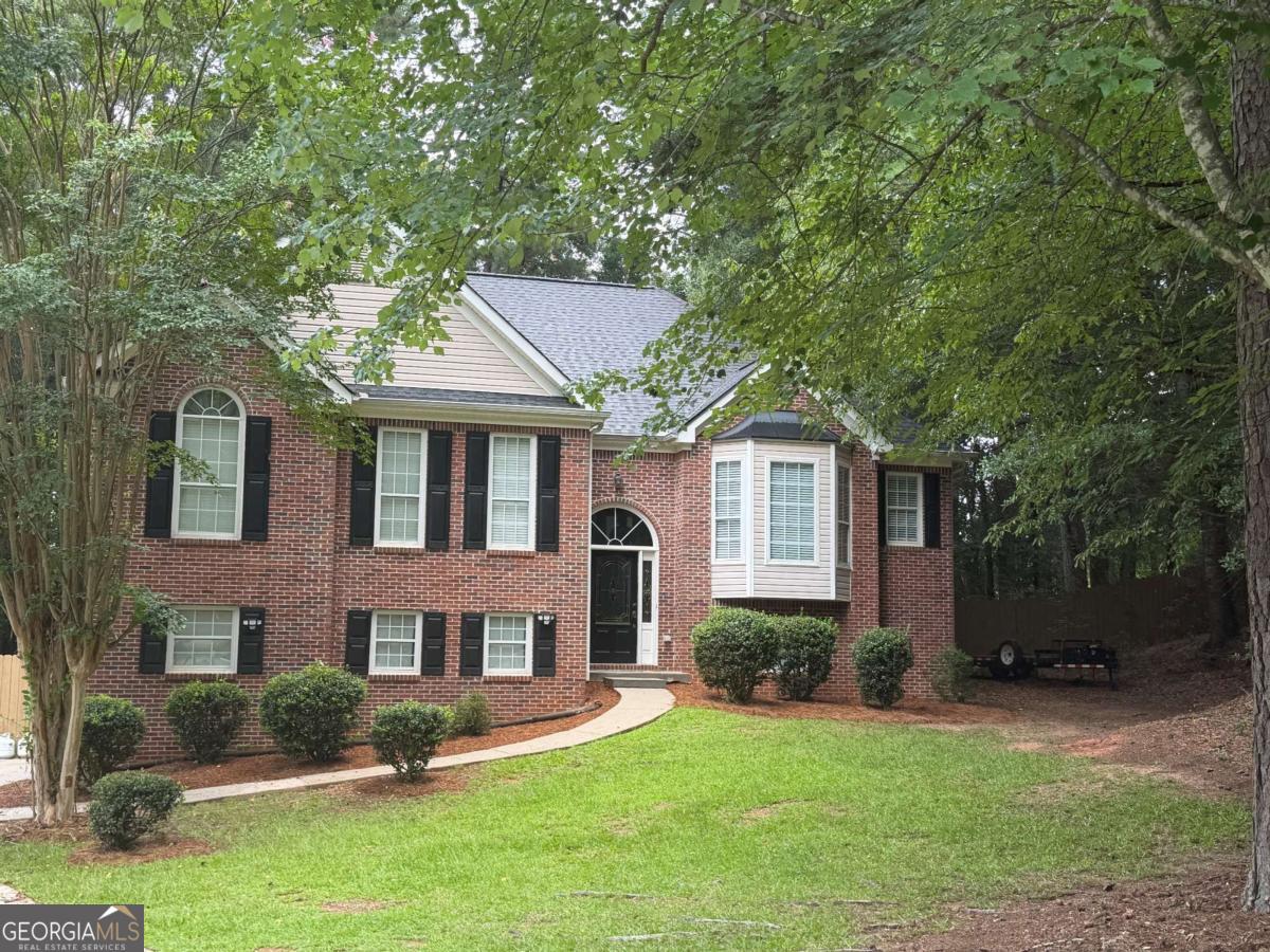 218 Oakwood Court Property Photo 1