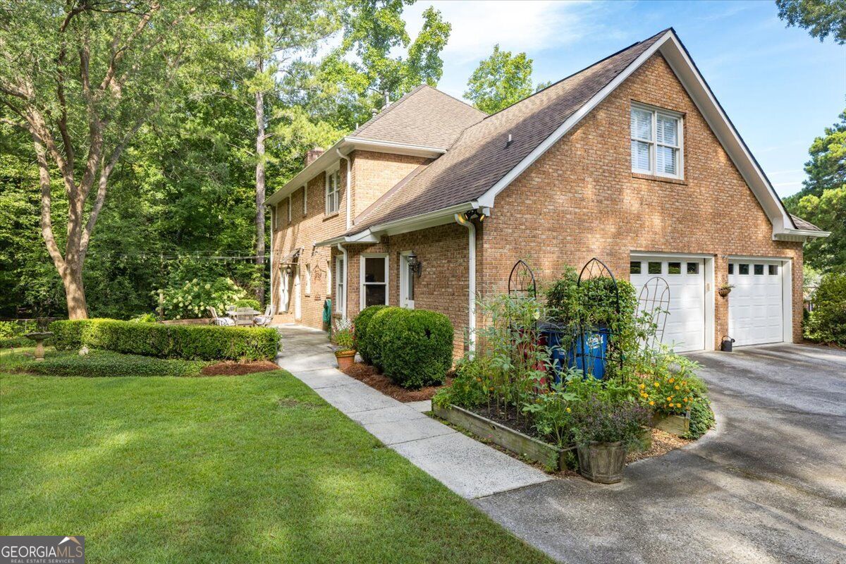 104 Monticlair Court Property Photo 43