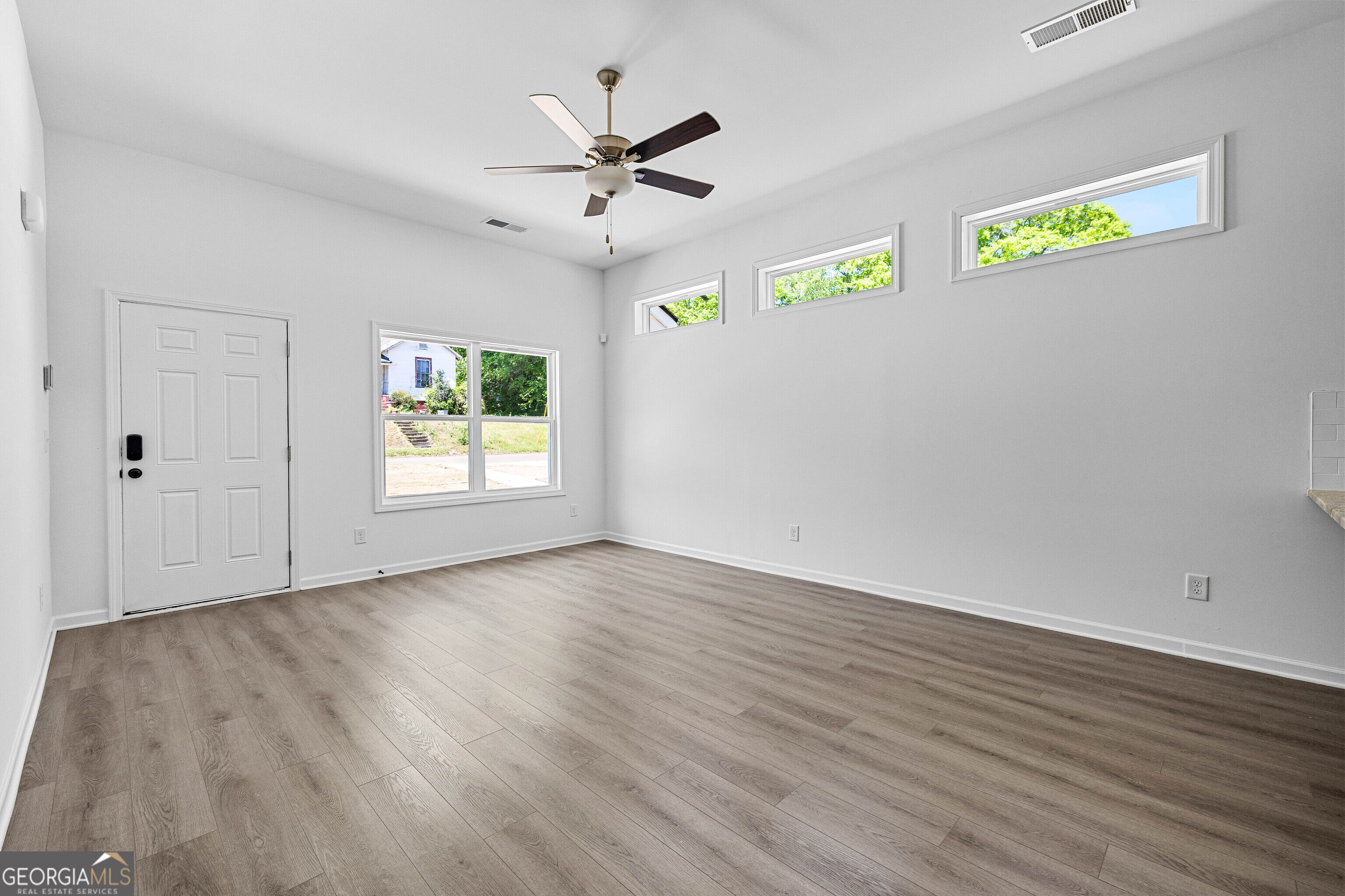 1302 4th Ave Stonewall Street Property Photo 6