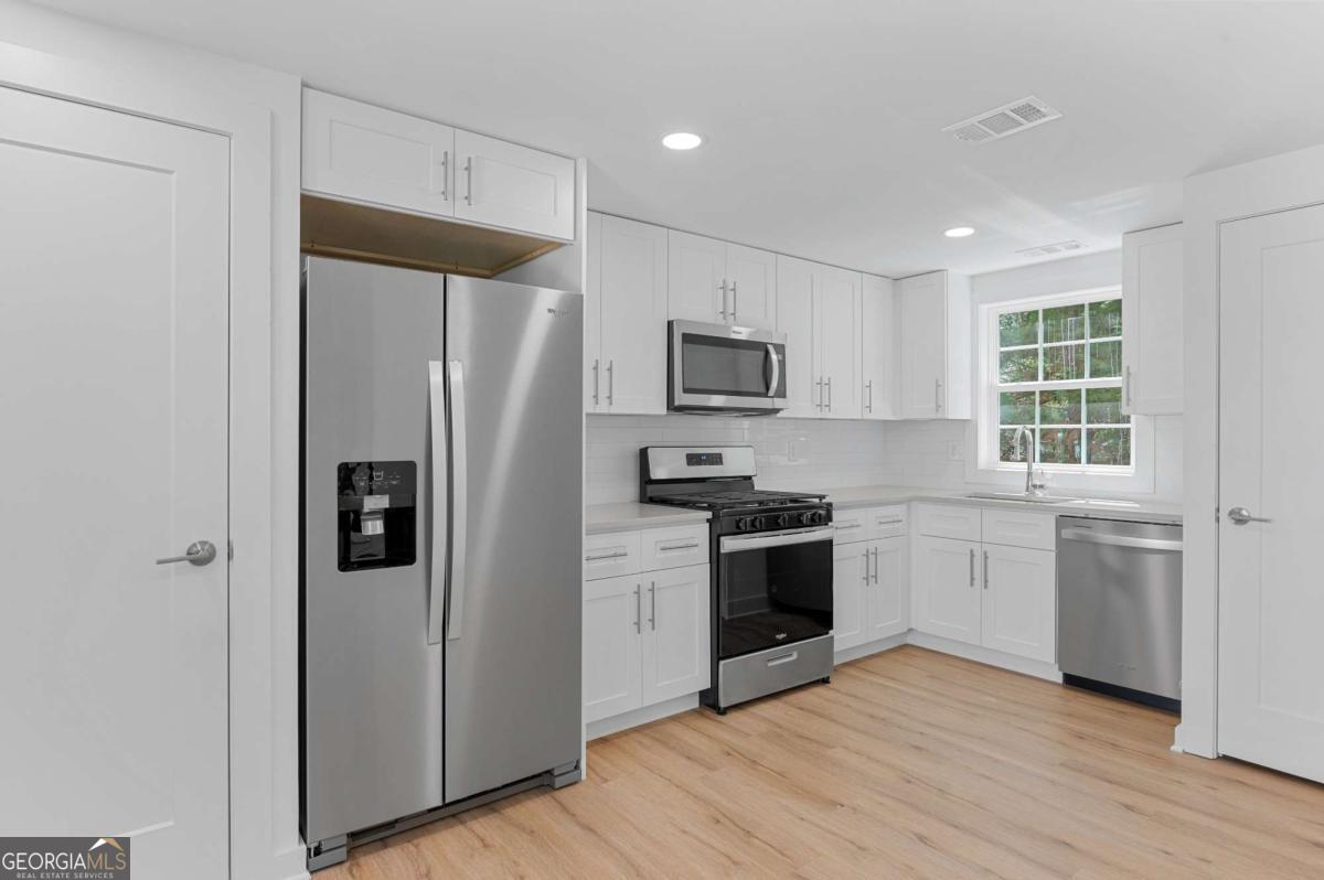 237 Howard Street Ne # 6 Property Photo 6