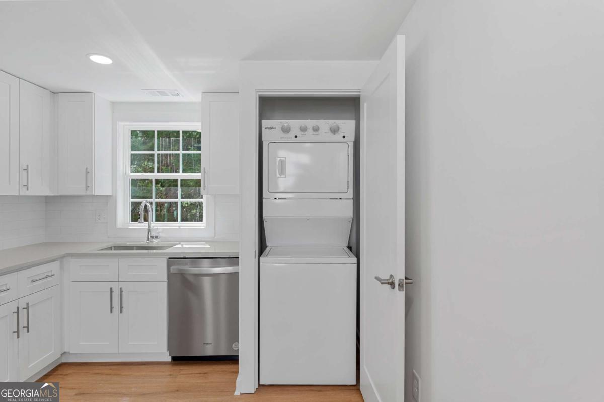 237 Howard Street Ne # 6 Property Photo 9