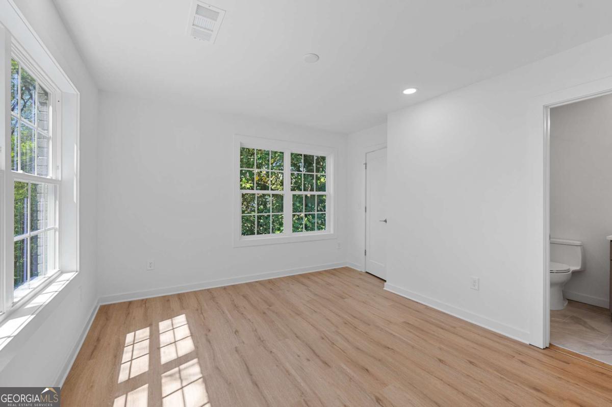 237 Howard Street Ne # 6 Property Photo 11