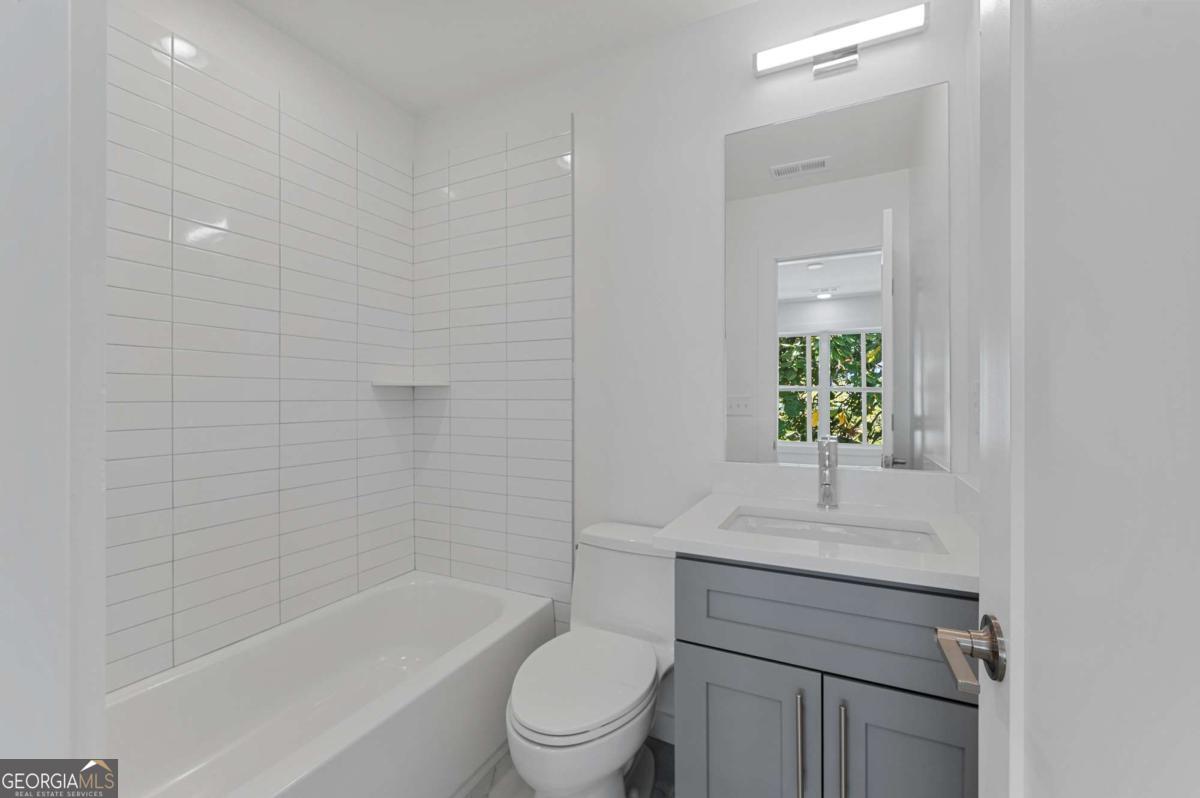237 Howard Street Ne # 6 Property Photo 16