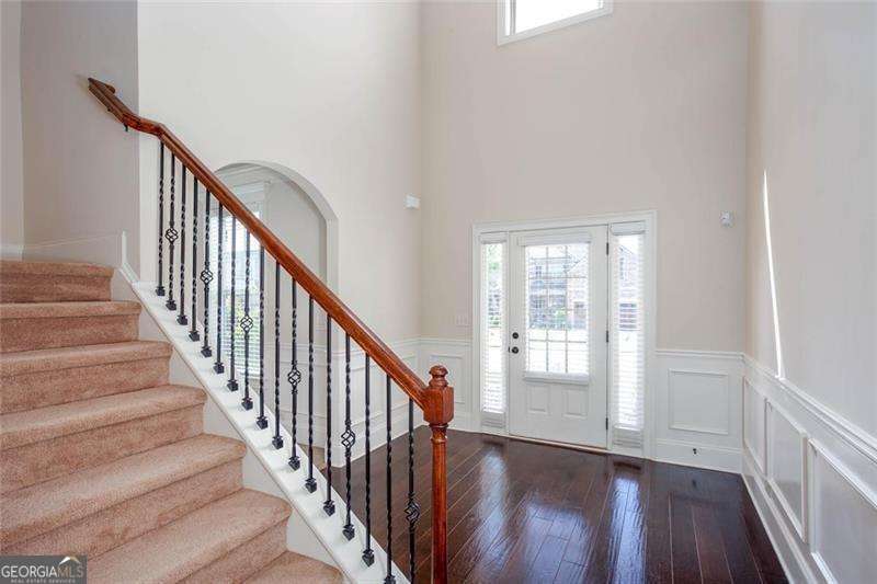 91 Ashbury Circle Property Photo 4