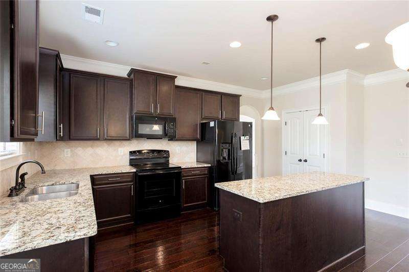 91 Ashbury Circle Property Photo 13