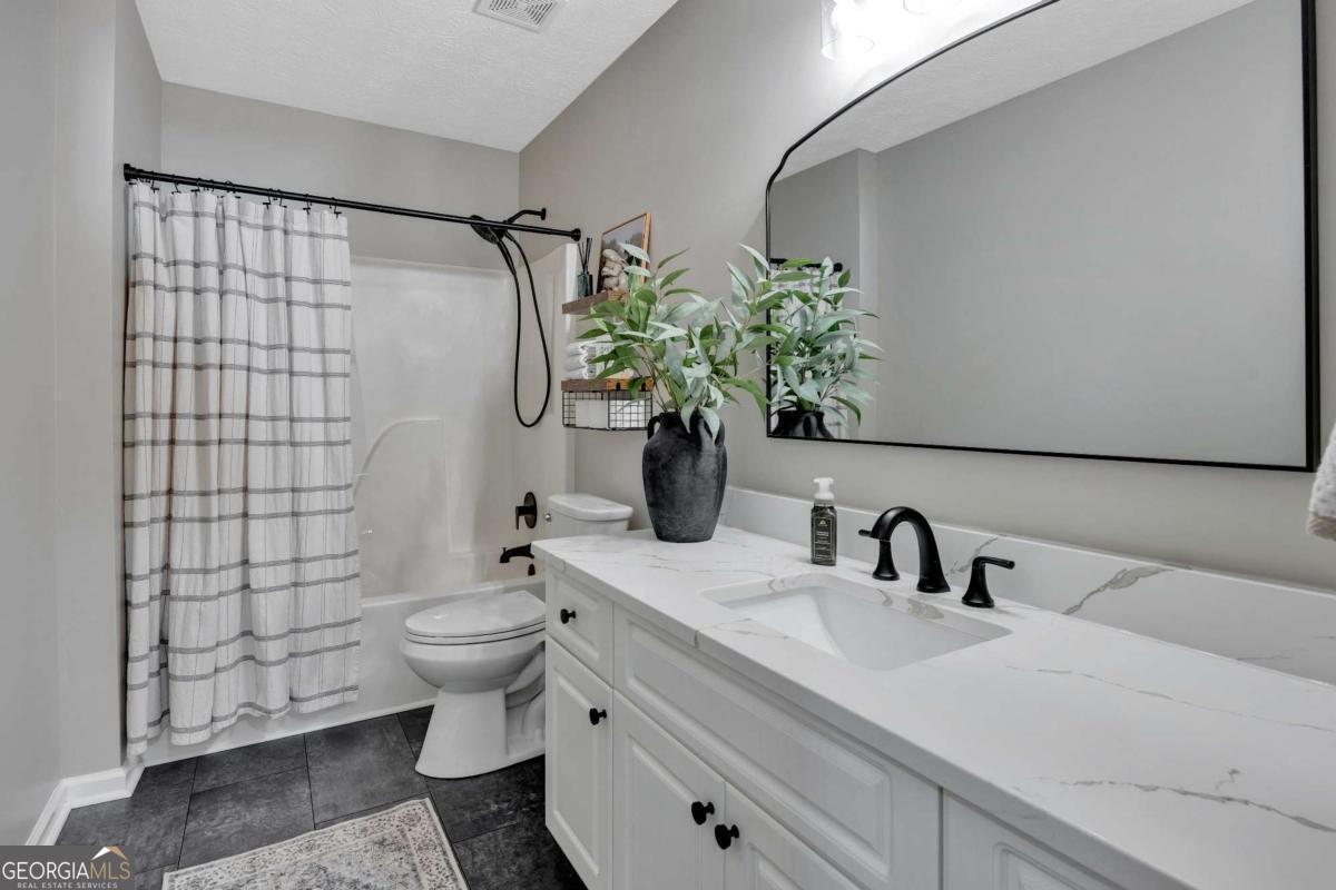 35 Macadamia Court Property Photo 22