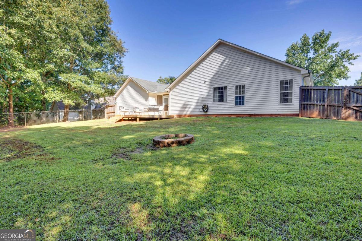 35 Macadamia Court Property Photo 25