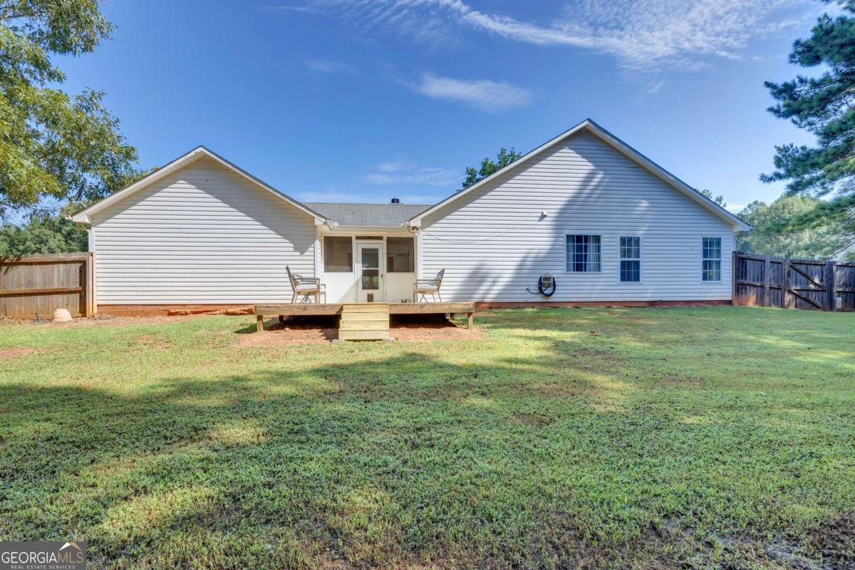 35 Macadamia Court Property Photo 26