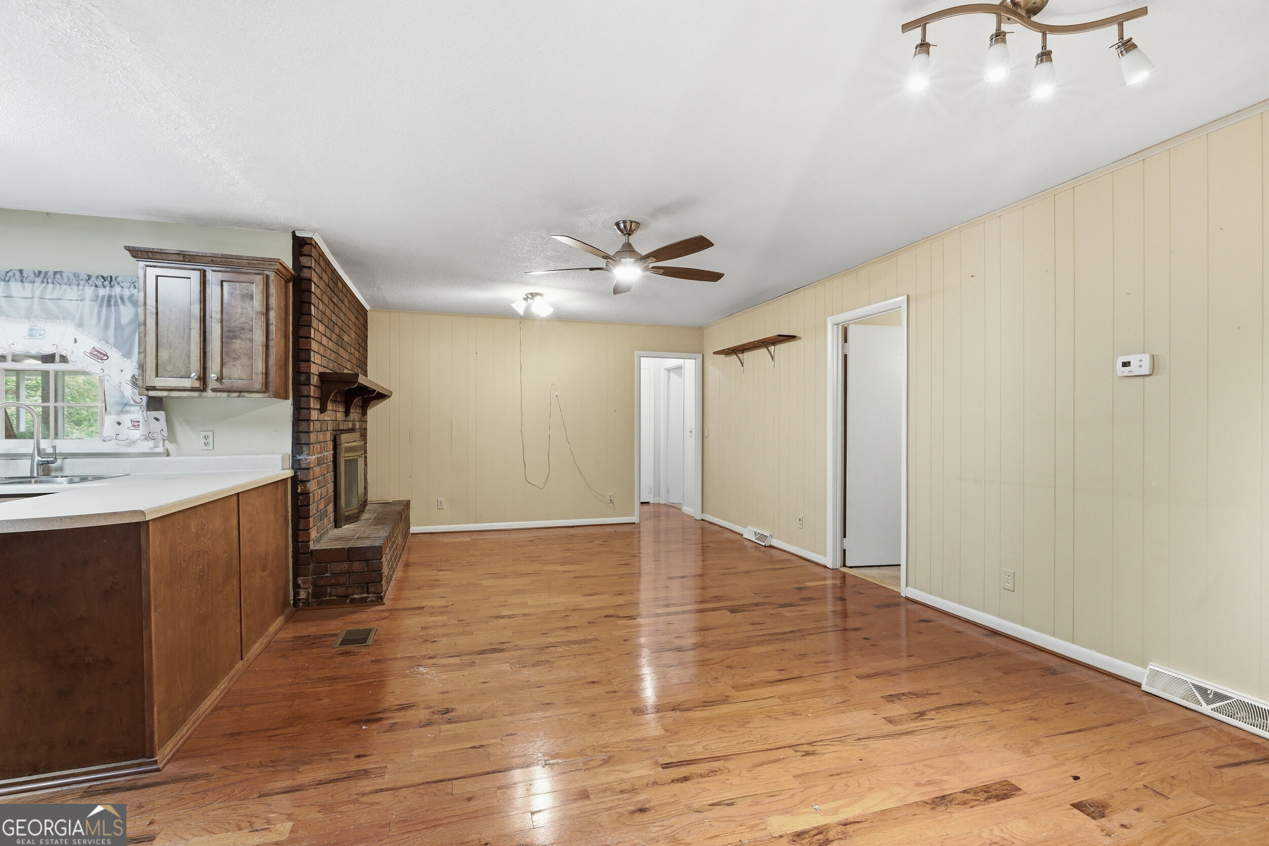 42 Charles Street Property Photo 8