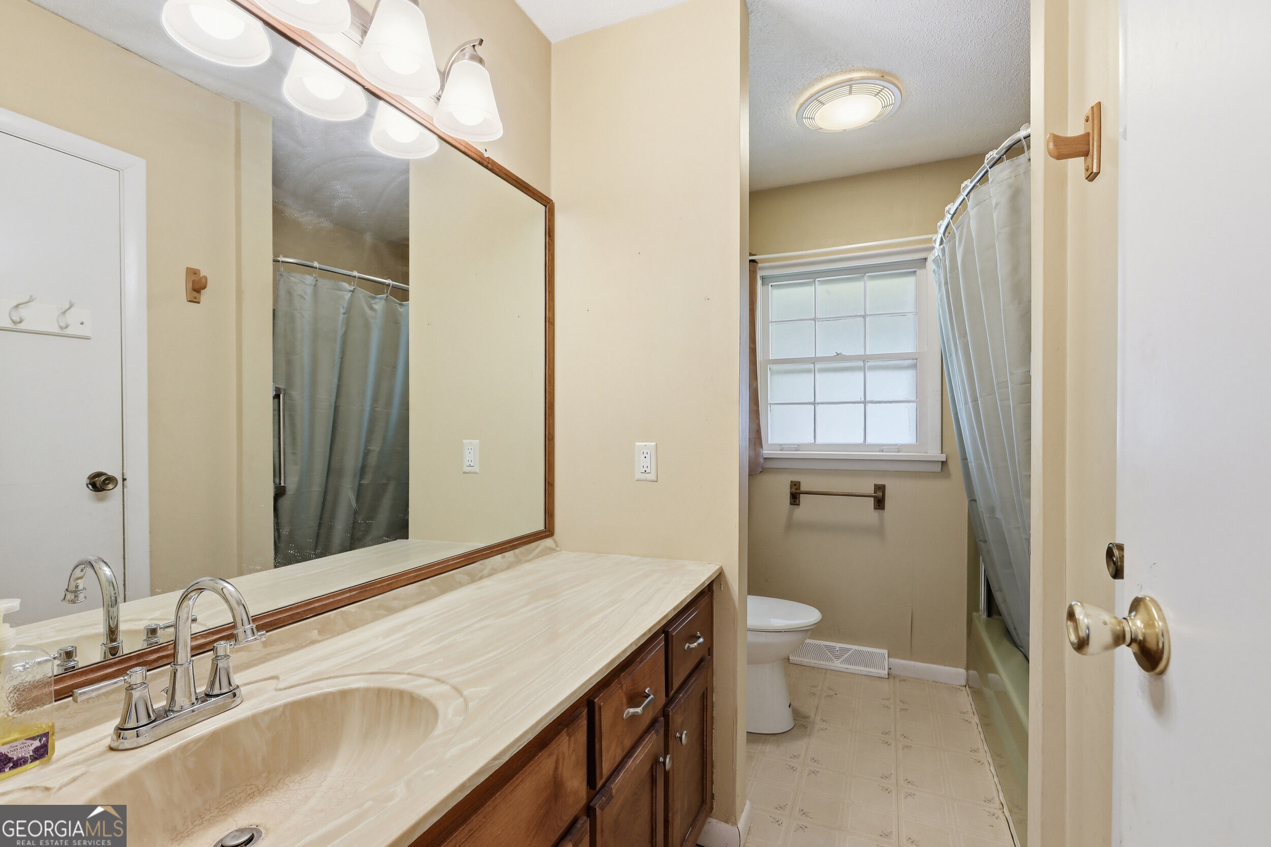 42 Charles Street Property Photo 30