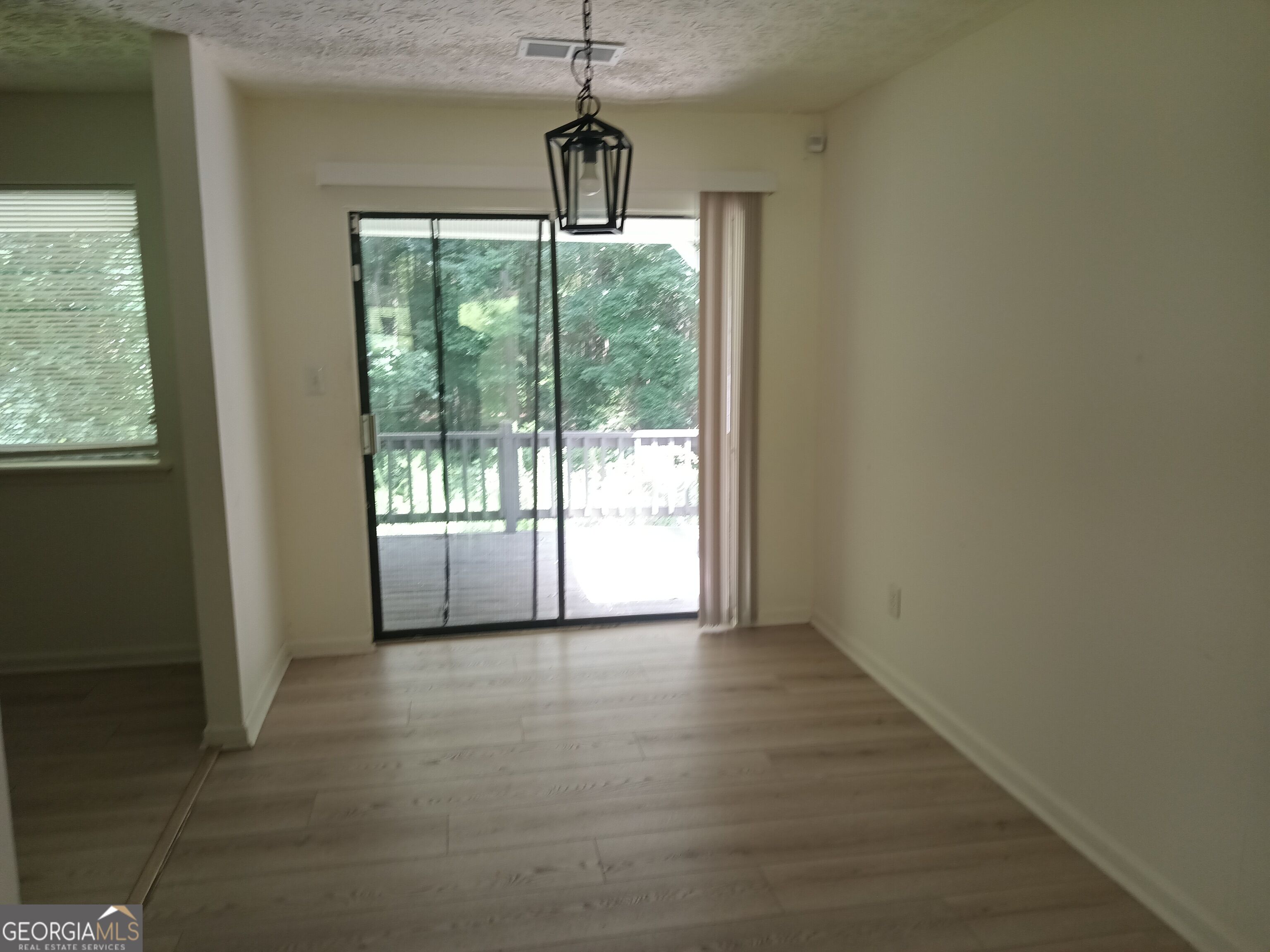 1063 Salisbury Trail Property Photo 3