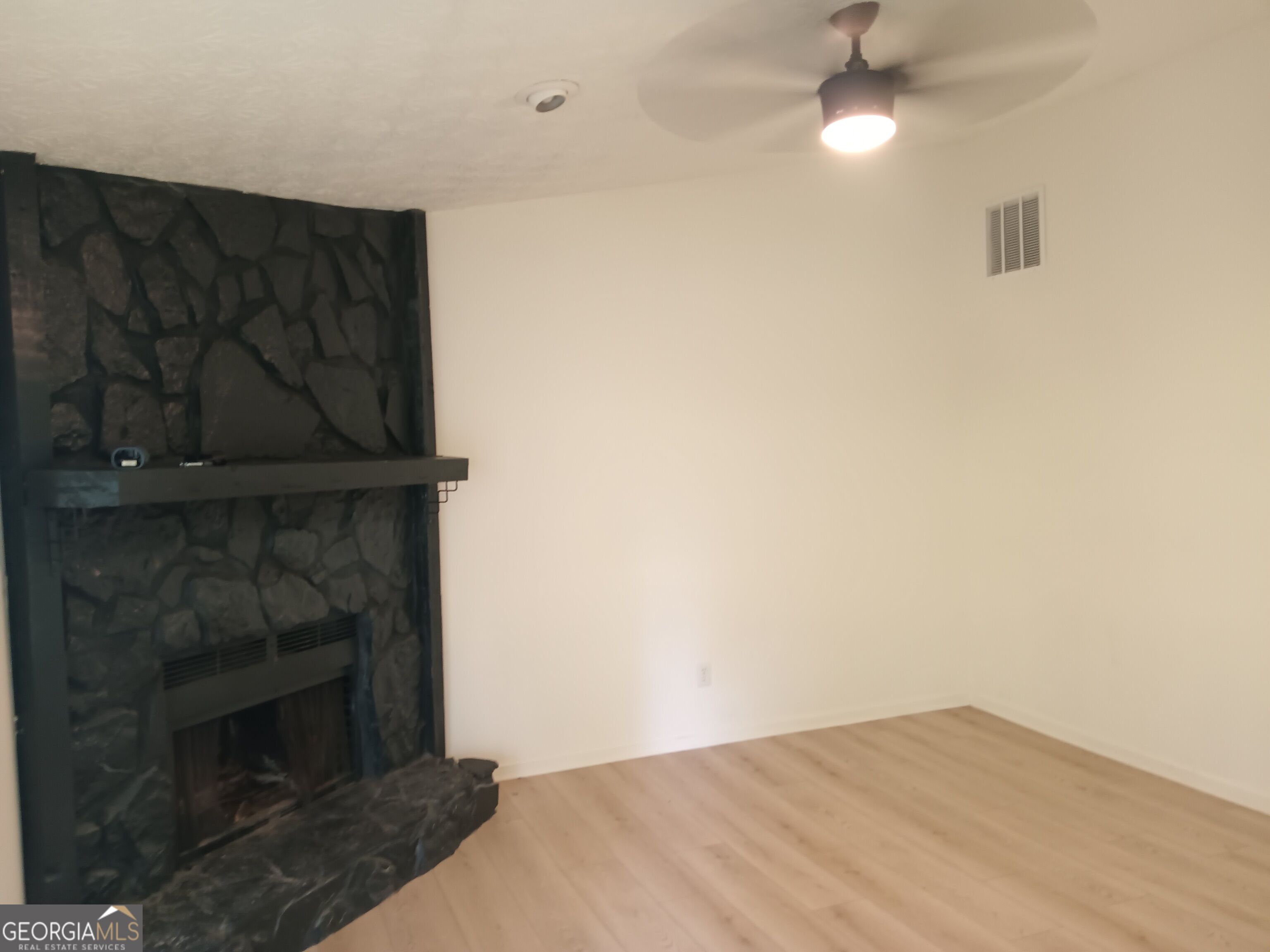 1063 Salisbury Trail Property Photo 6