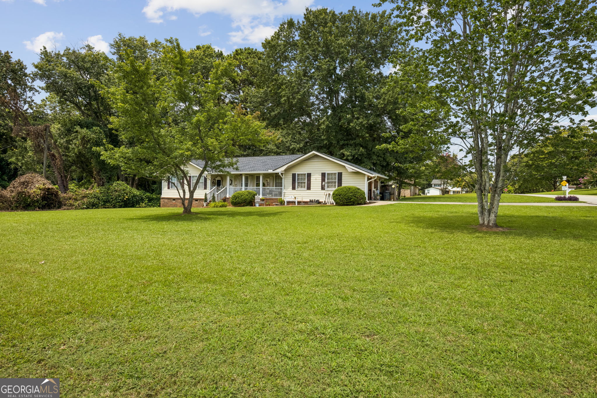 4231 Hamilton Mill Road Property Photo 3