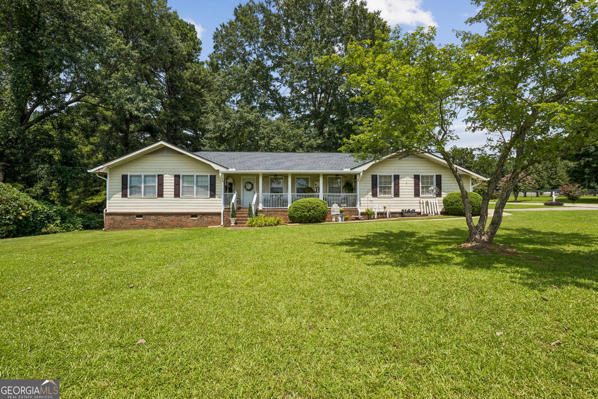4231 Hamilton Mill Road Property Photo 4