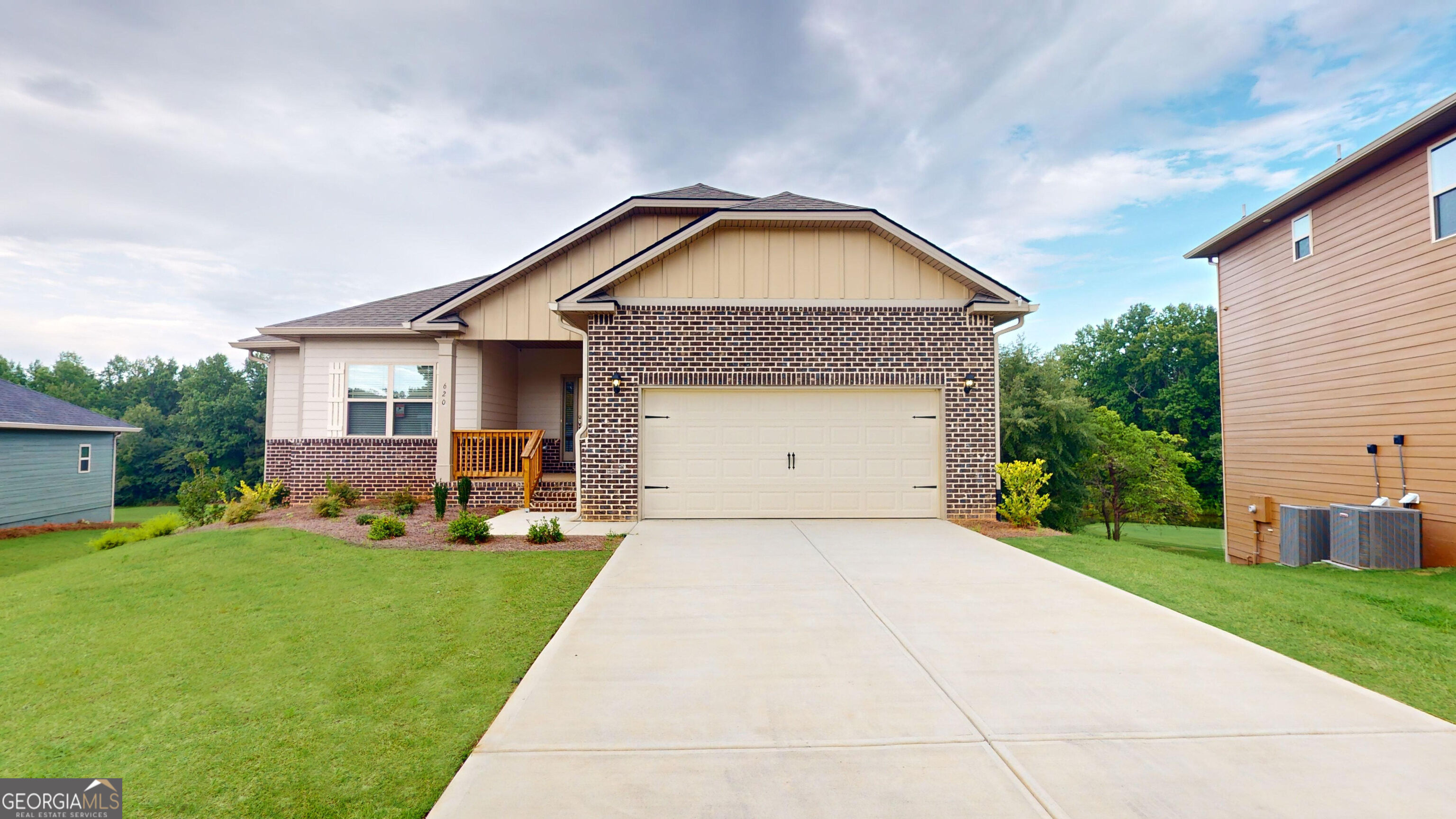 1509 Barrington Place Court Property Photo 1