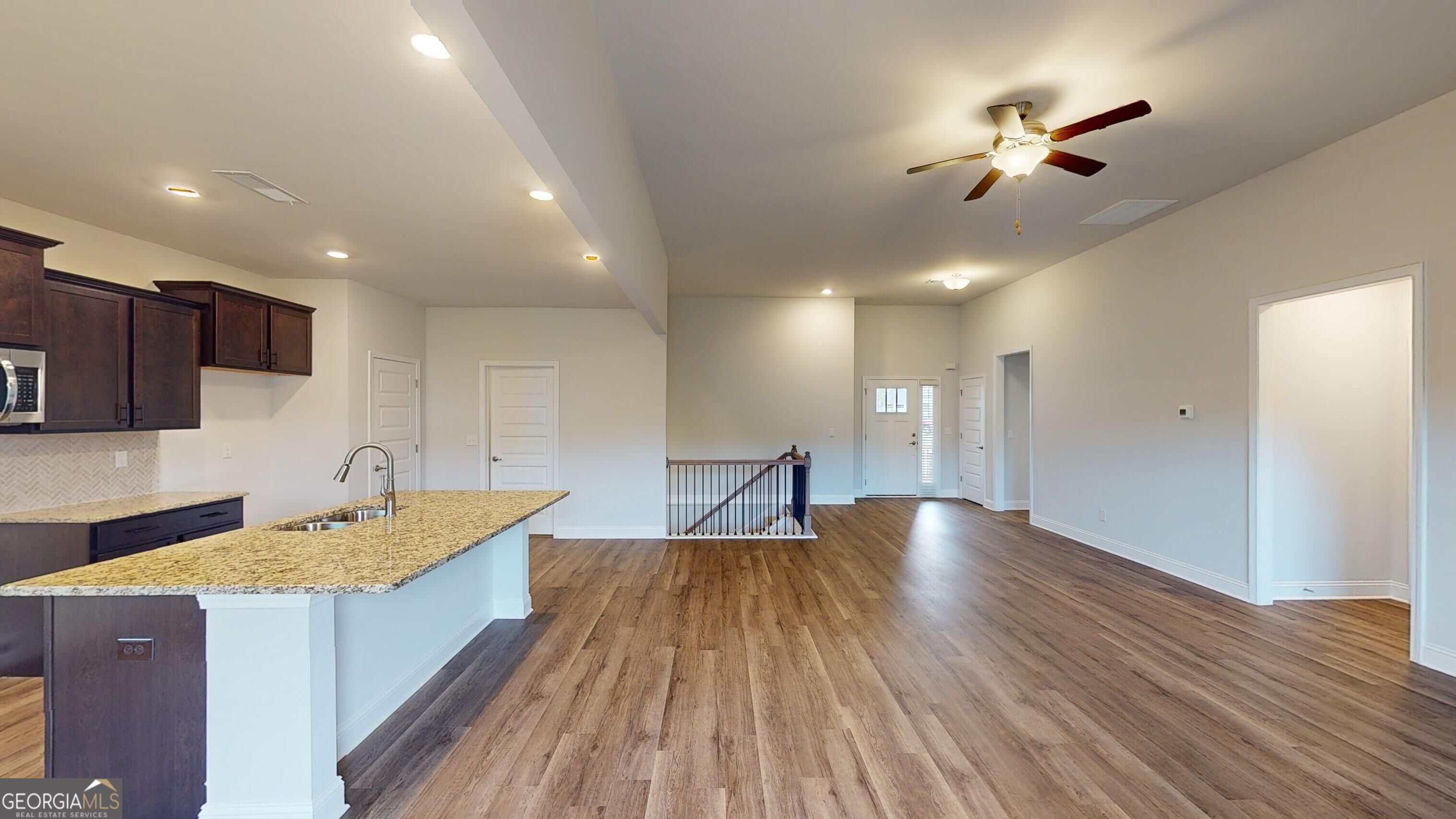 1509 Barrington Place Court Property Photo 6