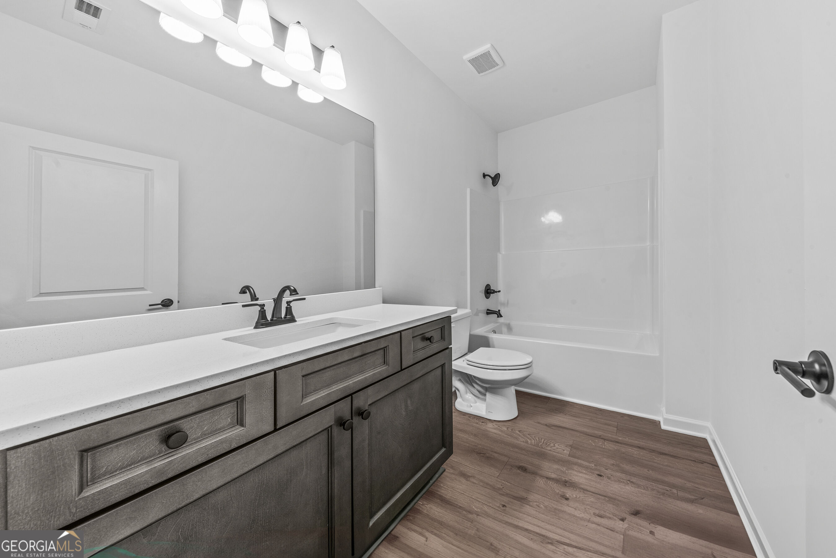 125 Cottage Grove Circle Property Photo 8