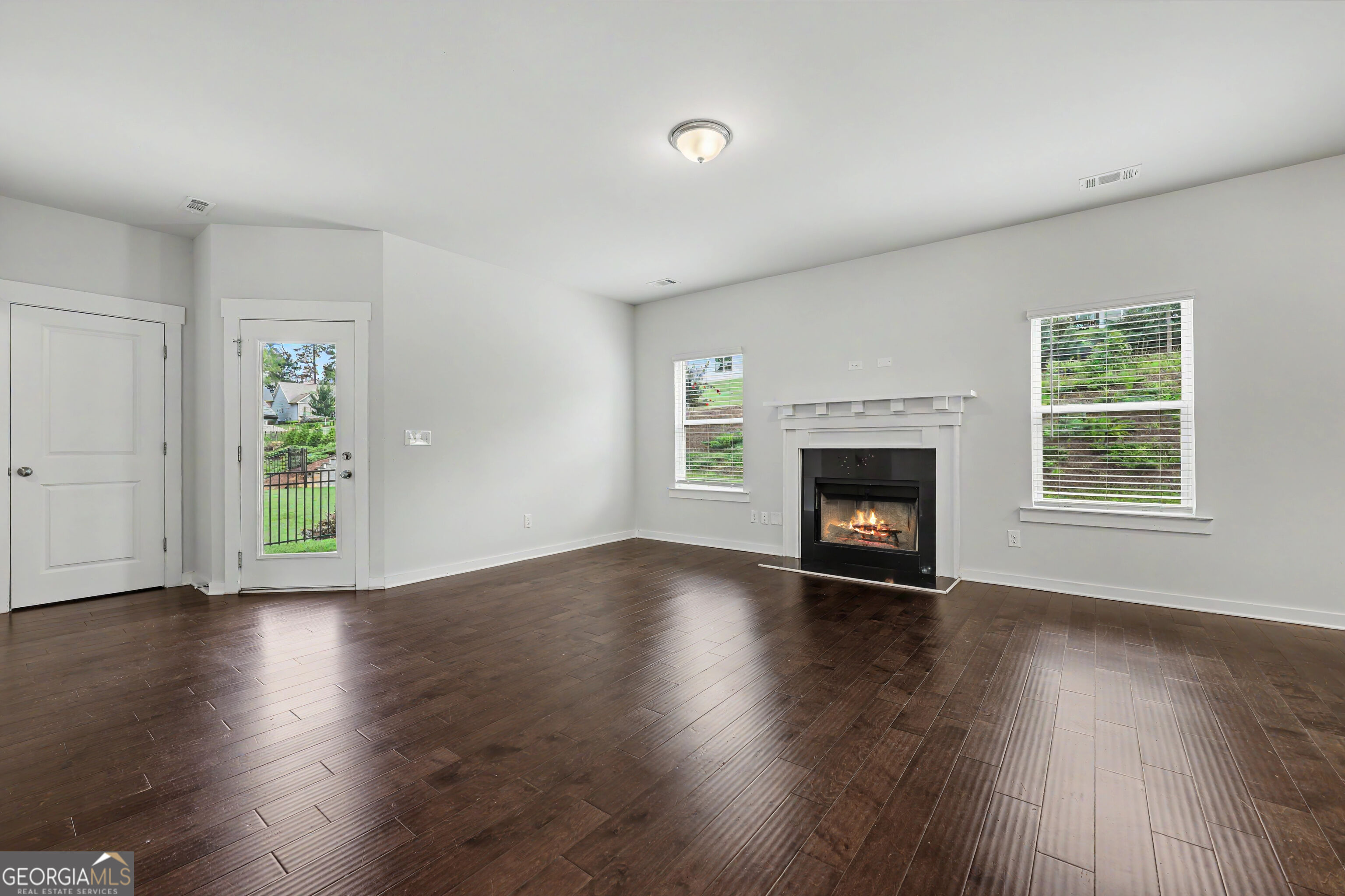 4317 Links Boulevard Property Photo 9
