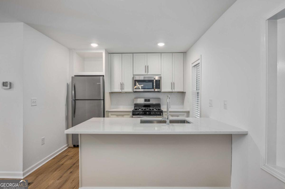 704 Durant Place Ne # D Property Photo 11