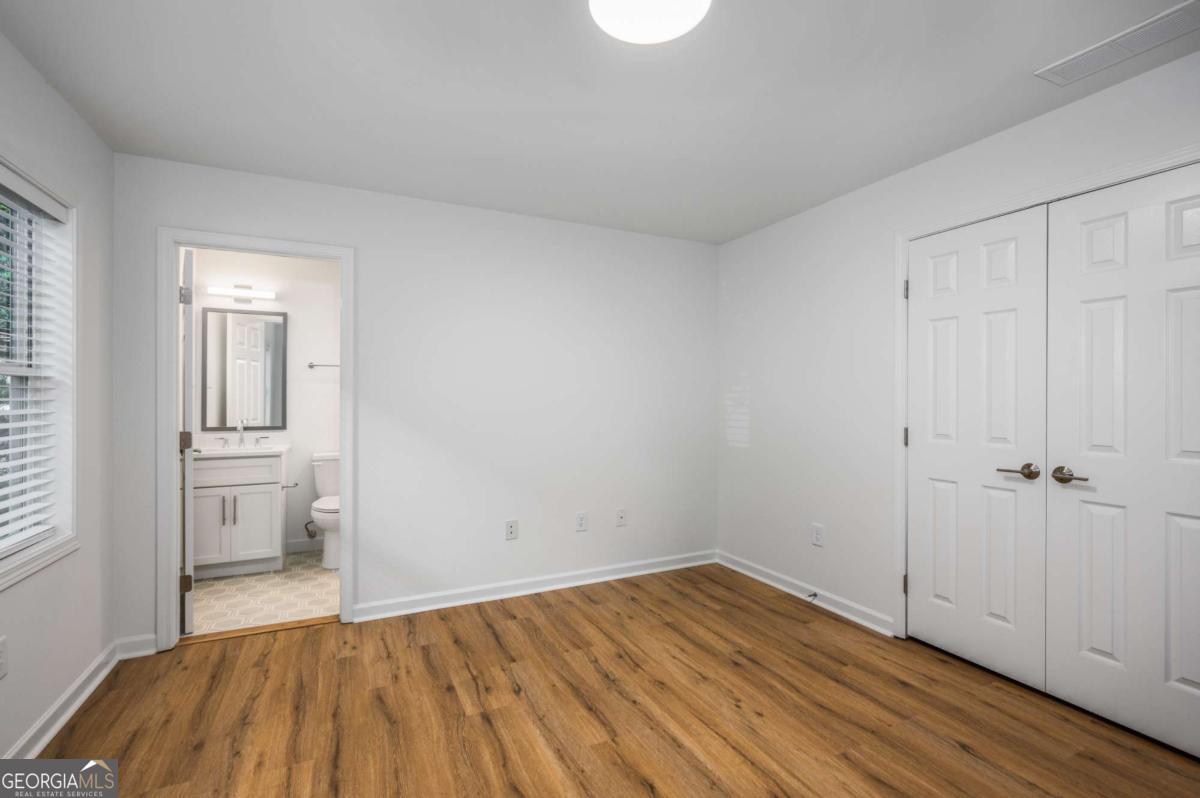 704 Durant Place Ne # D Property Photo 14