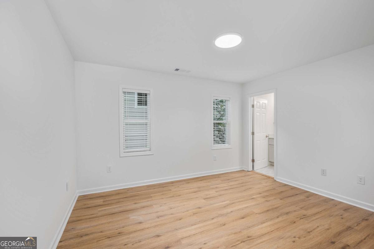 704 Durant Place Ne # D Property Photo 16