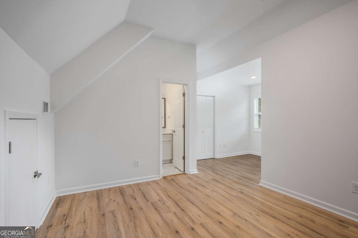 704 Durant Place Ne # D Property Photo 21