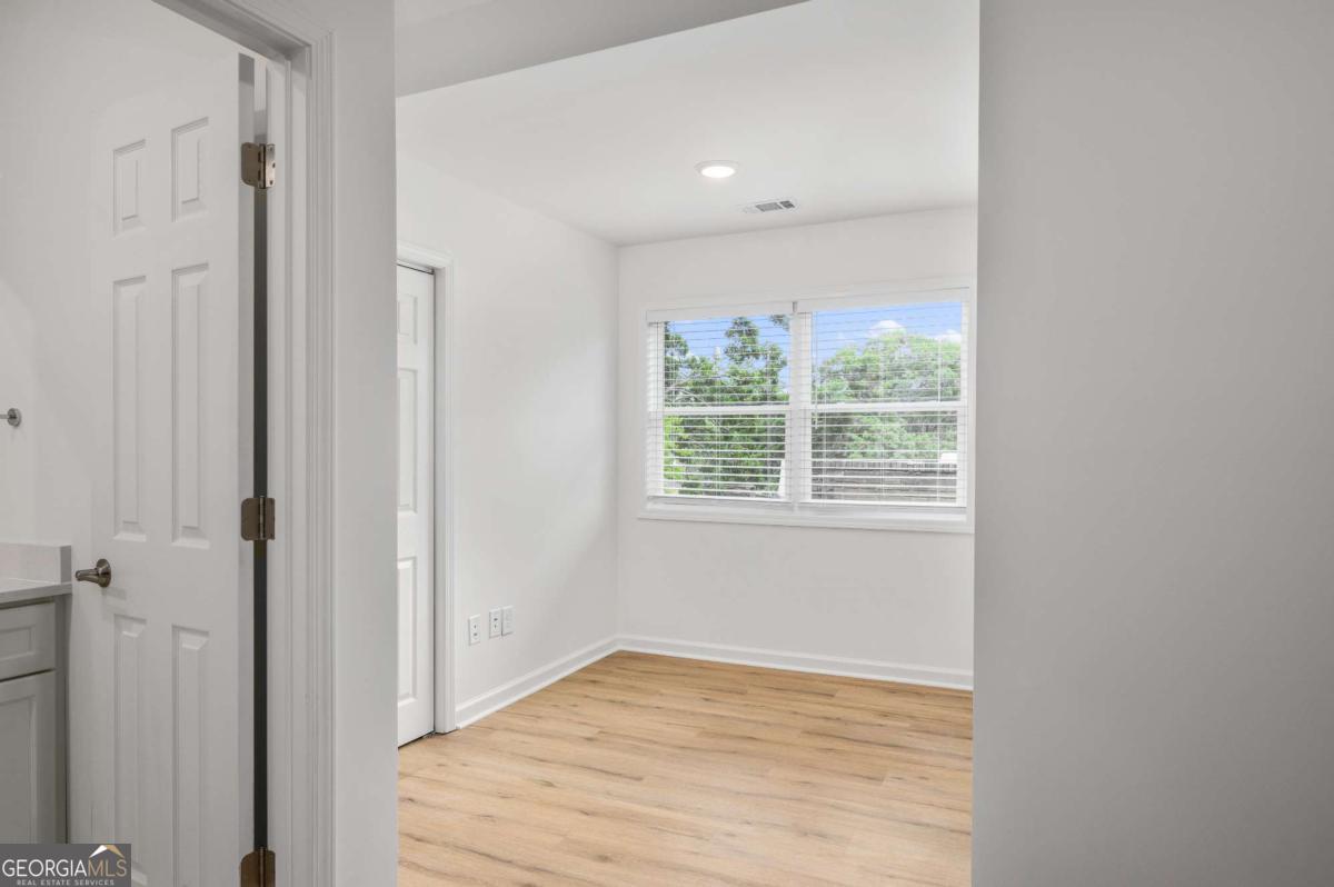 704 Durant Place Ne # D Property Photo 22