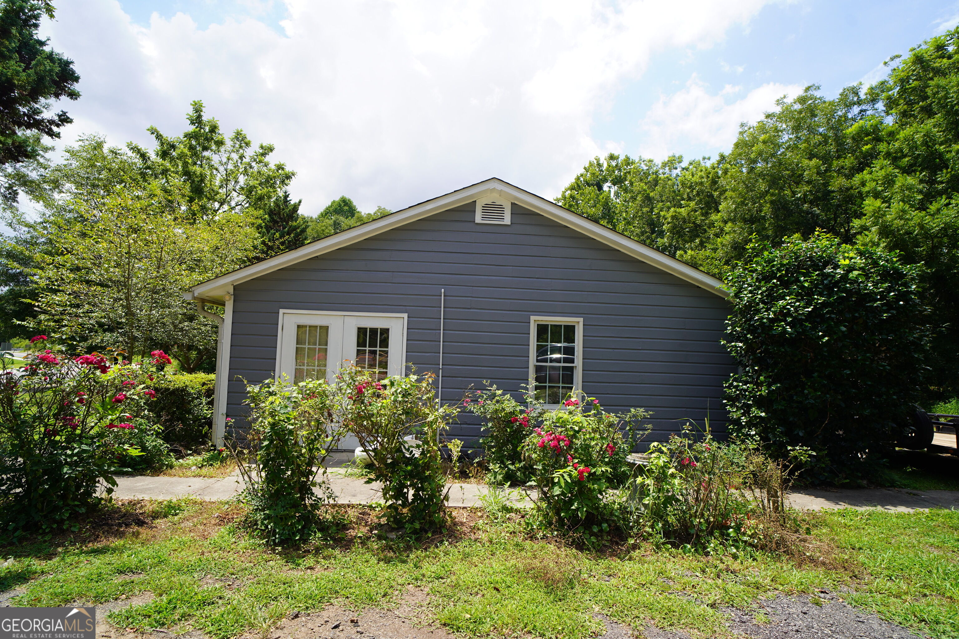1032 Chatham Road Property Photo 4