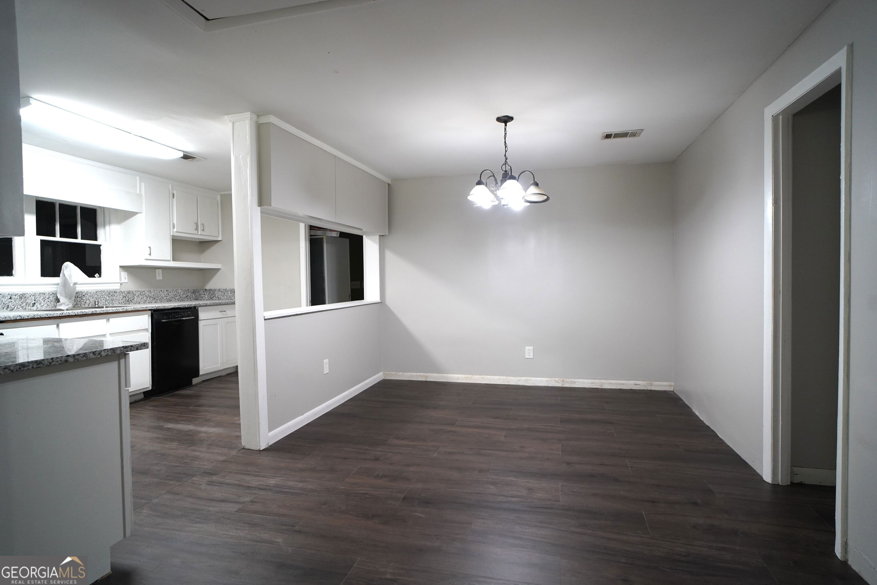 1032 Chatham Road Property Photo 6