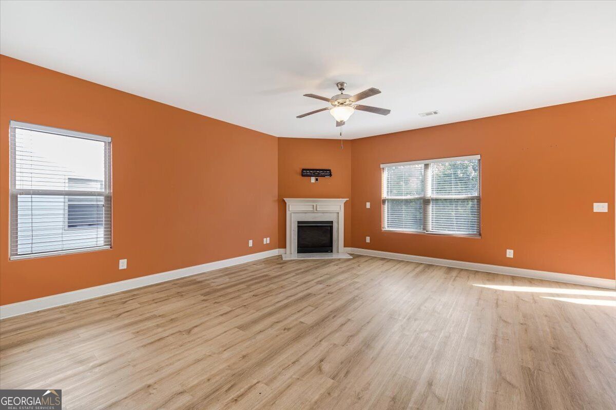 250 Jackson Avenue Property Photo 4