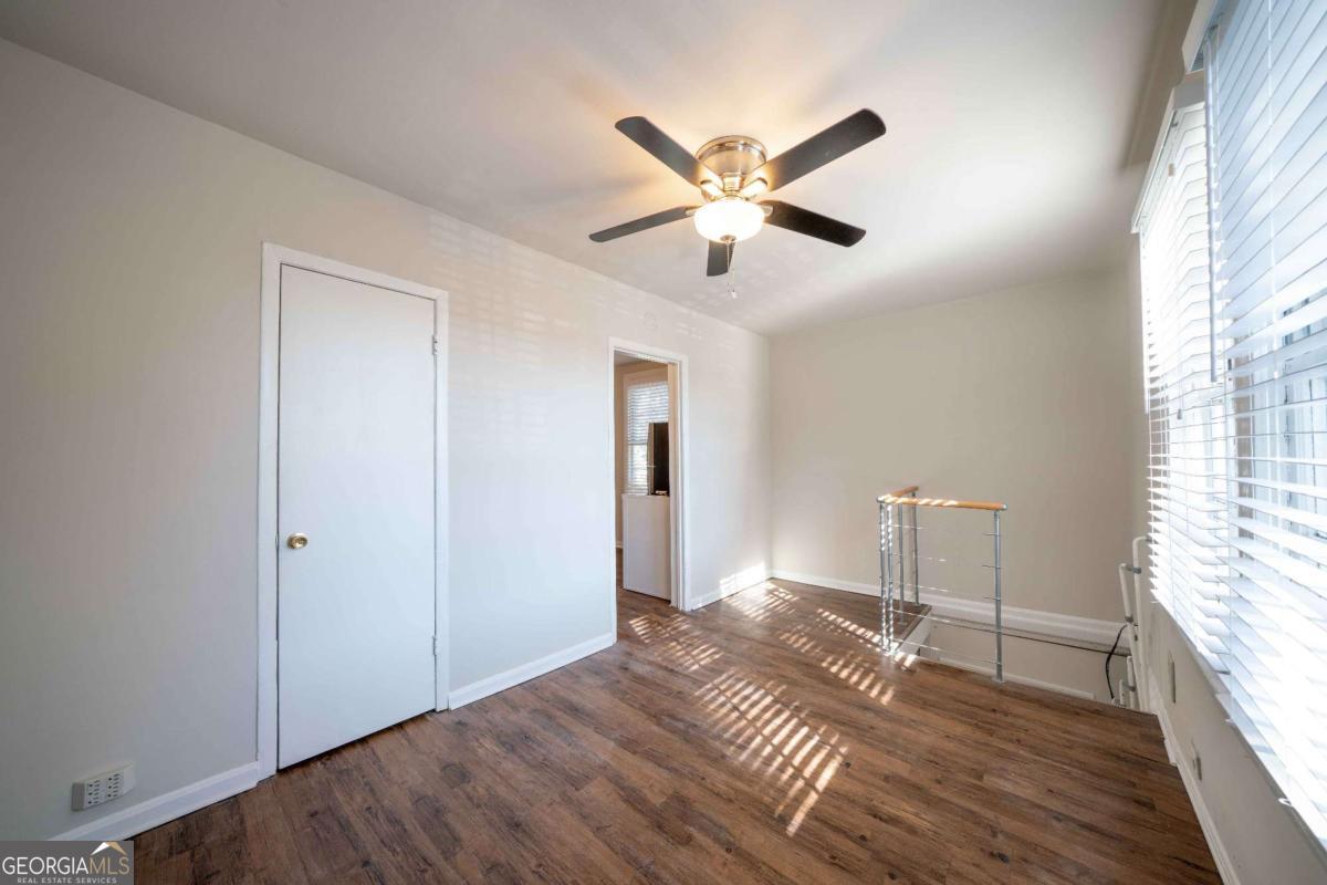716 Lakeview Avenue Ne # 5 Property Photo 3