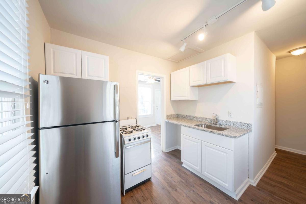 716 Lakeview Avenue Ne # 5 Property Photo 7